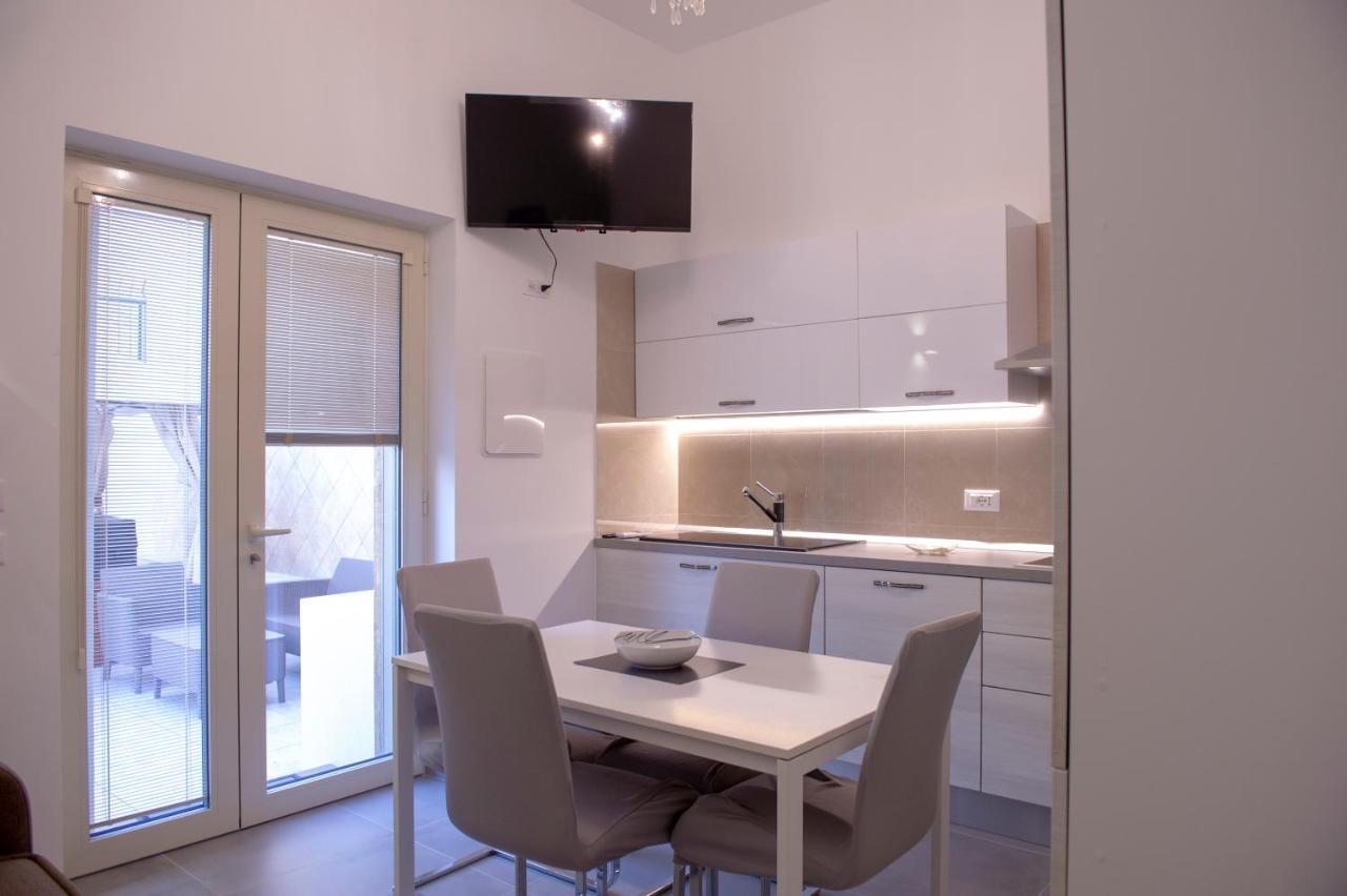מונופולי Joyce Luxury Suite מראה חיצוני תמונה