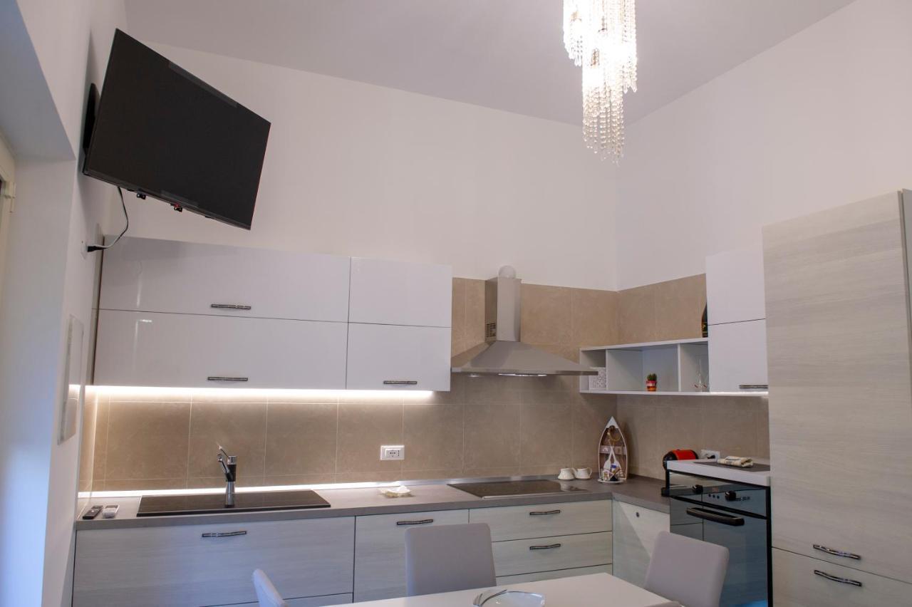 מונופולי Joyce Luxury Suite מראה חיצוני תמונה