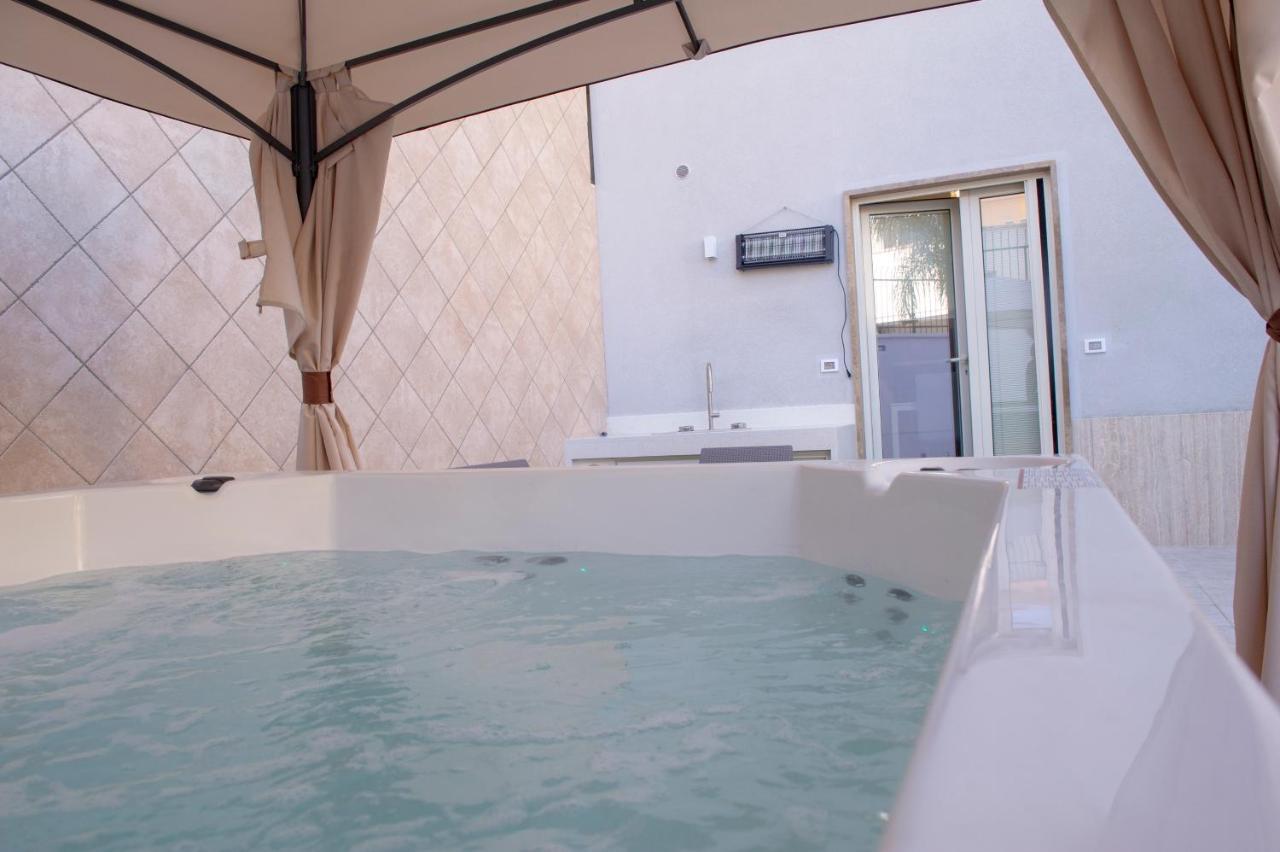מונופולי Joyce Luxury Suite מראה חיצוני תמונה